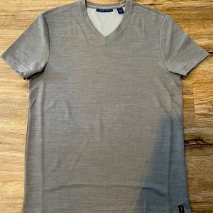 Gray perry Ellis T-shirt